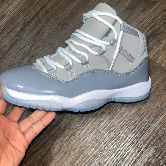 Jordan 11 Cool Grey 8.5 Men - Picture 2 of 4